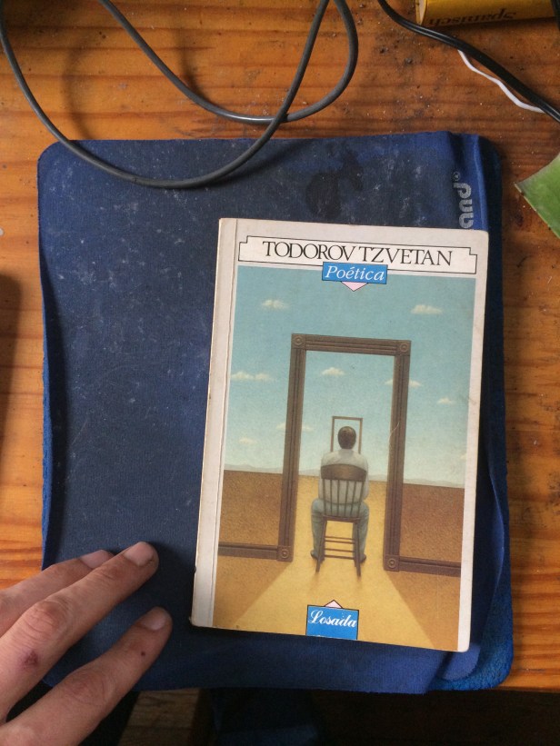 Describir e ilustrar el libro, la lectura Portada Poética de Tzvetan Todorov