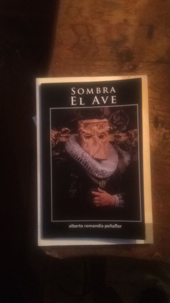 PORTLibroSombraElAveAlbertRomandía Descripción del producto, portada del libro, frente del libro, promoción y difusión de lectura